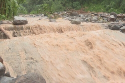 Onde tropicale en Martinique : de fortes pluies sont à l'approche, le niveau de vigilance orange est maintenu