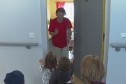 Semaine Bleue à Saint-Pierre et Miquelon : de petits fleuristes rendent visite aux aînés