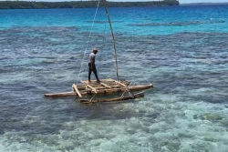 VIDÉO. À Lifou, la navigation traditionnelle se réinvente avec la Santal cup VIDÉO. À Lifou, la navigation traditionnelle se réinvente avec la Santal cup