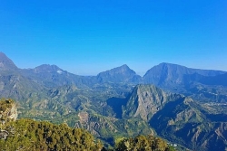 La Réunion : du soleil le matin, couvert et légèrement humide l'après-midi