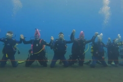 Chaîne humaine sous-marine : La Réunion signe un nouveau record du monde
