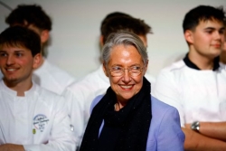La ministre de l'Éducation nationale Élisabeth Borne confirme sa venue à Mayotte jeudi et vendredi