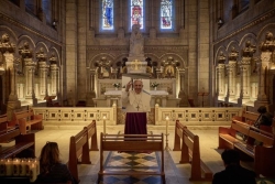 Dans l'Hexagone, une communauté catholique ultramarine bouleversée par la mort du Pape François
