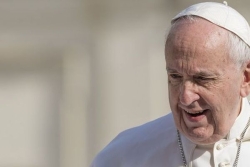 Décès du pape François : pour le Père Rony Jean, "il a fait beaucoup pour l'Église, qu'elle soit plus proche des plus pauvres"