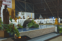 Pape Léon XIV : près de 900 fidèles réunis pour une messe en son honneur