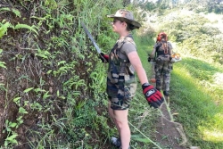 Entretien du sentier menant à l'Aorai : l'appui militaire plus que bienvenu