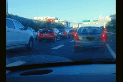 La Réunion : opération escargot des taxiteurs dans le Sud, l'Ouest et le Nord