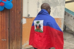 Entre fête et mémoire, la diaspora haïtienne rassemblée autour de son drapeau en Guadeloupe