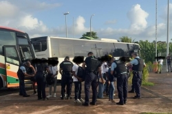 Lutte contre la délinquance en Guadeloupe : un contrôle de sécurité devant le collège Telchid à Capesterre Belle-Eau