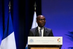 Le ministre de la Francophonie, le Mahorais Thani Mohamed Soilihi veut "tout faire" pour maintenir à flot l'aide au développement