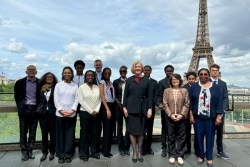 "C'est une première !" : des lycéens guadeloupéens récompensés à l'ambassade d'Australie à Paris