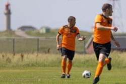 De retour à Miquelon pour une nouvelle saison de football, l'entraîneur Mathieu Brunin souligne les liens forts tissés avec ses joueurs et le village