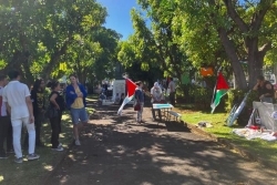Saint-Pierre : des dizaines de lycéens manifestent en soutien à Gaza