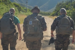 Une marche en hommage au bataillon du Pacifique, à travers la grande terre