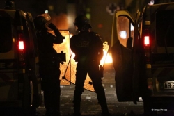 Une nuit de violences urbaines, quartier Fayard, à Saint-André : un policier blessé, des caillassages et feux de poubelles