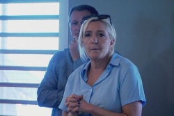 Avenir institutionnel : les propositions de Marine Le Pen accueillies froidement au Mont-Dore et à Nouméa