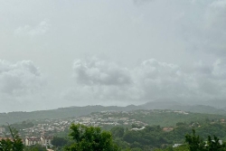 La brume de sable persiste ce lundi, la procédure d'alerte à la pollution de l'air maintenue