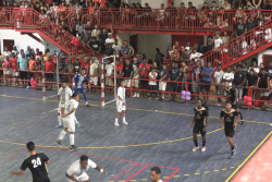 Futsal : le sacre de l’équipe masculine “AS Golden stars” au Centre sportif territorial Donzenac