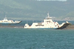 “La forte houle a détérioré davantage la barge Safari, rendant toute opération de remorquage impossible à ce stade”