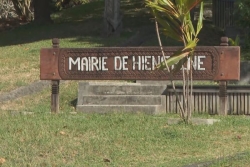 À Hienghène, la mairie lance un projet d'auto-école pour favoriser l'insertion des jeunes