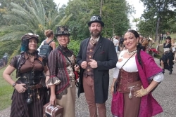Près de 600 personnes à la soirée Steampunk au château Hagen à Nouméa