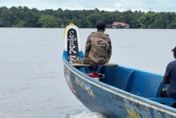 Maripasoula : un homme porté disparu dans le fleuve suite à une collision entre deux pirogues