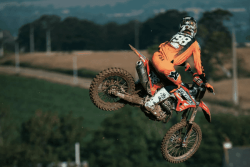 Le Calédonien Arnaud Colson est sacré champion national de motocross de sa catégorie