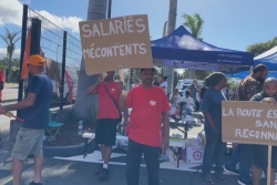 Toujours en grève, les salariés d’Automobiles Réunion sont désormais mobilisés à Saint-Pierre