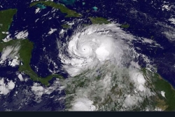 Saison cyclonique 2025 : une activité très intense attendue, la Guadeloupe en première ligne