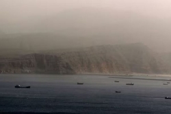 Frappes américaines en Iran : avec la menace de fermeture du détroit d'Ormuz "il faut s'attendre à une très forte augmentation du prix du pétrole" y compris à La Réunion