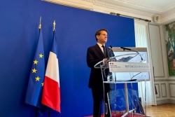 Loi de refondation de Mayotte : le texte arrive à l'Assemblée nationale, Manuel Valls rappelle l'urgence