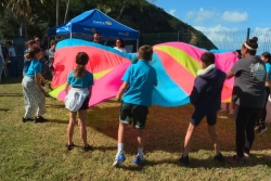VIDÉO. Rêves de gosse : les enfants "ordinaires" et "extraordinaires" se rencontrent