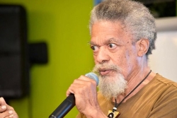 45 ans de carrière à l'actif du Martiniquais Joby Bernabé, le diseur de mots et de poésie créole