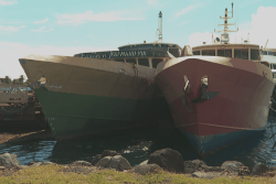 Port autonome de Papeete : Le déplacement des navires Degage illégal ?