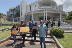 Mobilisation à Basse-Terre contre la concurrence déloyale des coiffeurs non déclarés