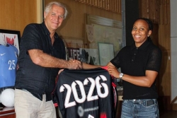La footballeuse martiniquaise Emelyne Laurent signe au FC Fleury 91