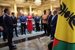 Nouvelle-Calédonie : les indépendantistes "intéressés" par l'idée d'"Etat associé"