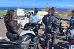 Sécurité routière : une opération de sensibilisation pour les conducteurs de deux-roues à Trois-Bassins