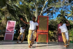 Le collectif de danse mahorais Hip Hop Evolution en tournée en métropole, pour une série de spectacles dans des festivals