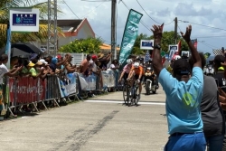 REPLAY. Tour de Martinique 2025 : le maillot jaune Damien Urcel gagne la troisième étape à Sainte-Luce