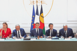 Accord Nouvelle-Calédonie : suivez en direct l’échange entre Emmanuel Macron et les négociateurs de l’accord