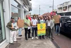 Loi Duplomb : les opposants au texte manifestent devant la permanence du député Joseph Rivière