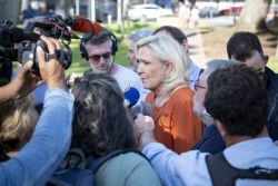 Accord Nouvelle-Calédonie : Marine Le Pen dénonce un accord "profondément ambigu"