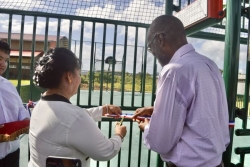 Mana inaugure le plateau sportif Vang Kua Robert à Javouhey, hommage à un homme fédérateur