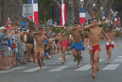 La course des porteurs de fruits attire toujours plus de compétiteurs et de spectateurs