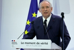 Budget 2026 : François Bayrou annonce que "les financements apportés par l'État aux collectivités territoriales seront régulés"