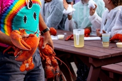À Saint-Pierre-et-Miquelon, un concours de mangeur de homard unique en France