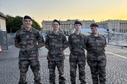 Un Saint-Pierrais de 17 ans rend hommage au Bleuet de France lors du défilé sur les Champs-Élysées