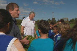 VIDÉO. En visite sur le territoire, le président de la Fédération française de rugby à la recherche de futurs joueurs prometteurs