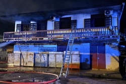 Incendie à Saint-Laurent : trois occupants secourus par des jeunes montés par le balcon